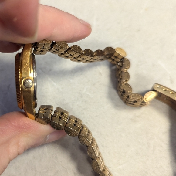 WORKING Vintage Pulsar V783-0030 Gold Presidential Day/Date Women's Watch Green - Picture 3 of 4